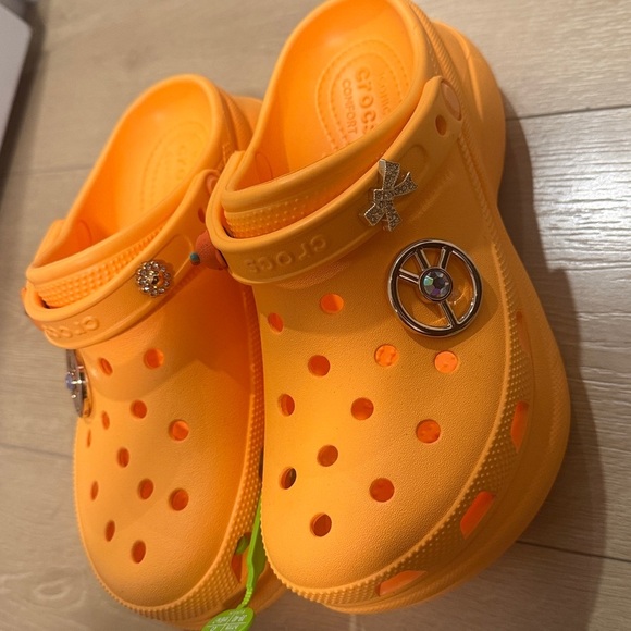 CROCS Bright Orange Women's Slippers - Picture 4 of 7